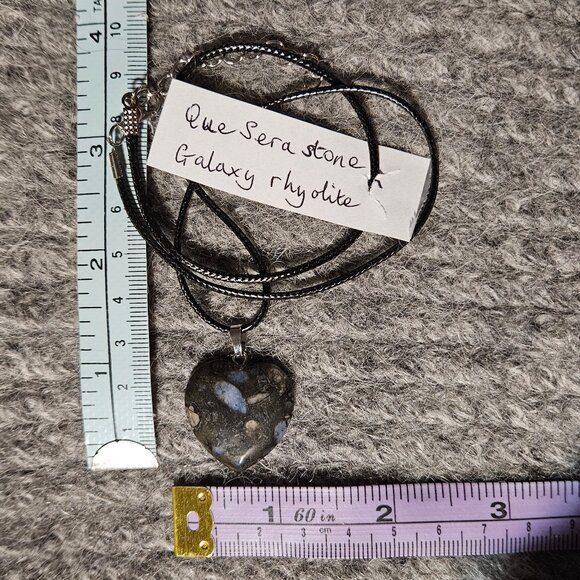 Que Sera stone/galaxy rhyolite, heart gemstone/crystal pendant, new - Picture 3 of 3